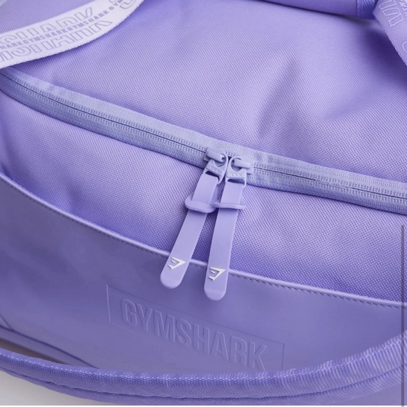 COPY - ISO Gymshark Duffle Bag *NOT FOR SALE* - Picture 4 of 5